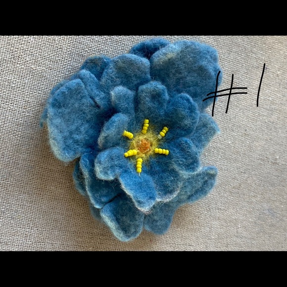 Hand Felted Floral Pins Brooches - Picture 2 of 8